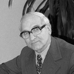 doc. dr Józef Mrożkiewicz Dziekan Wydziału Pedagogicznego w latach 1973-1975