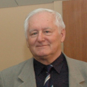 prof. dr hab. Waldemar Dutkiewicz Dziekan Wydziału Nauk o Zdrowiu w latach 2001-2007